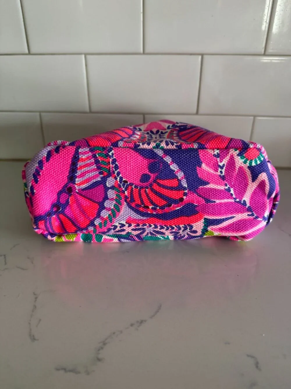 NWOT Lilly Pulitzer Cosmetics Bag Pouch Zip Top She's Too Fly Pink Geometric Flo